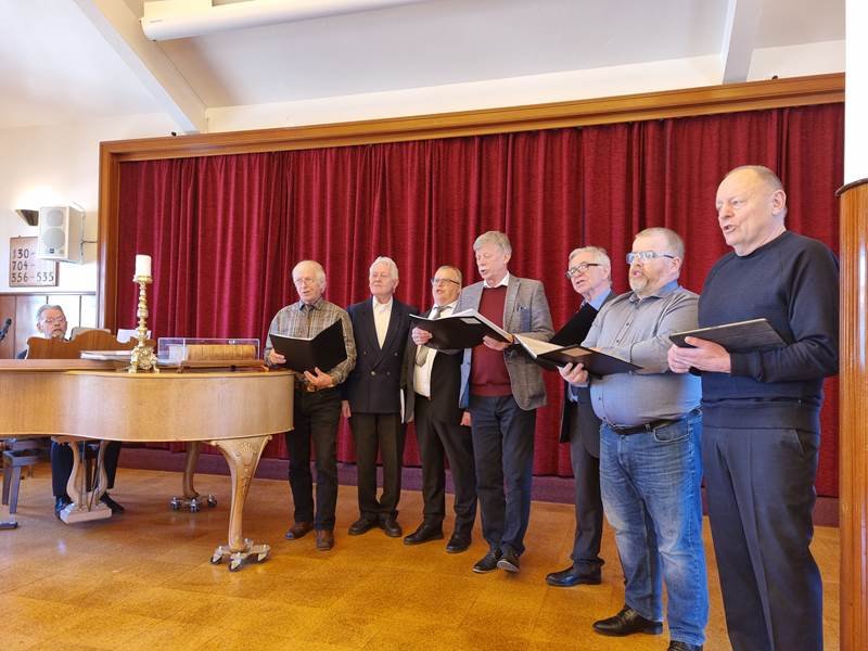 Söngsveitin 12 hélt tónleika