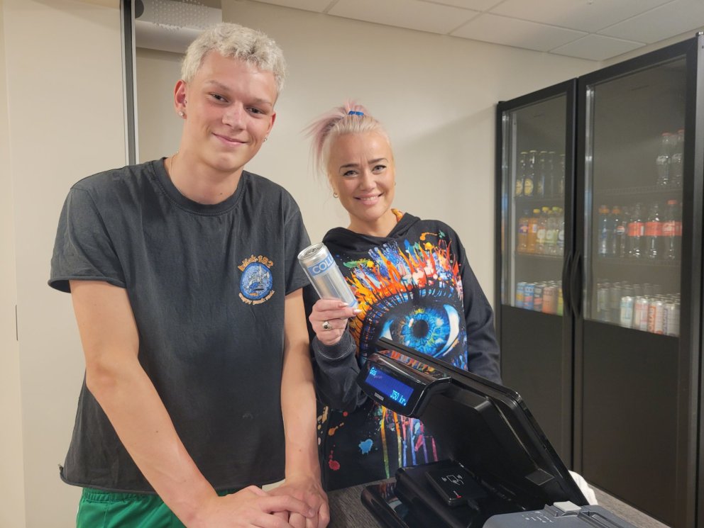 Verslunin flutt að nýja kaffihúsinu