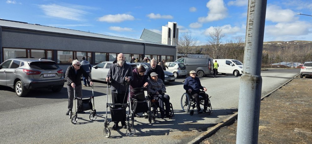 Göngugarpar í Ási