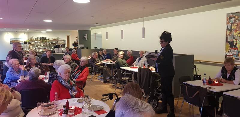 Elín Hirst með upplestur