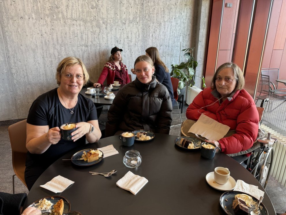 Heimilismenn skelltu sér á kaffihús