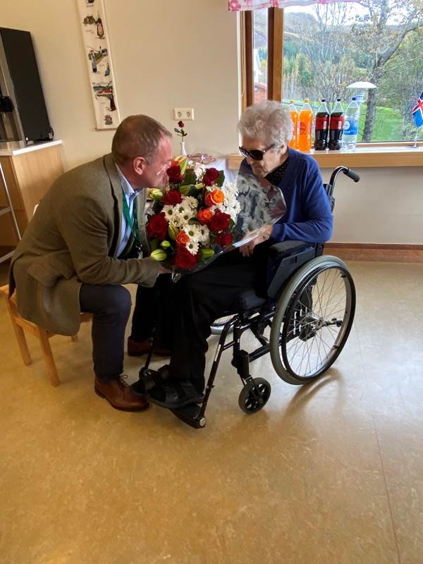 Fagnar aldarafmæli eins og Grund