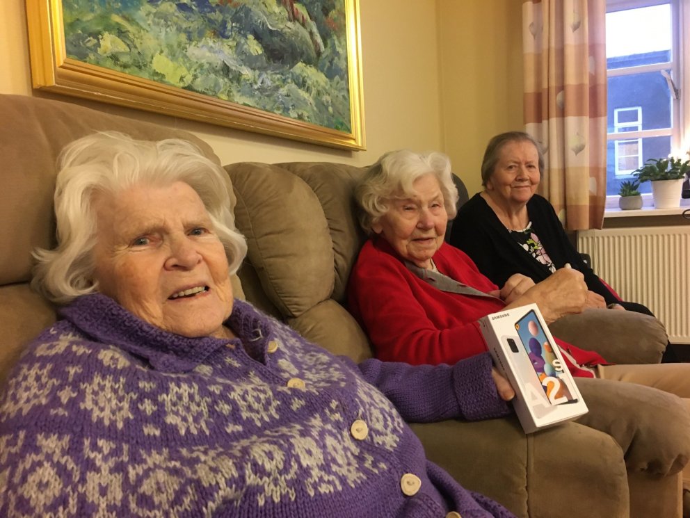 Elko gaf Grund sex farsíma