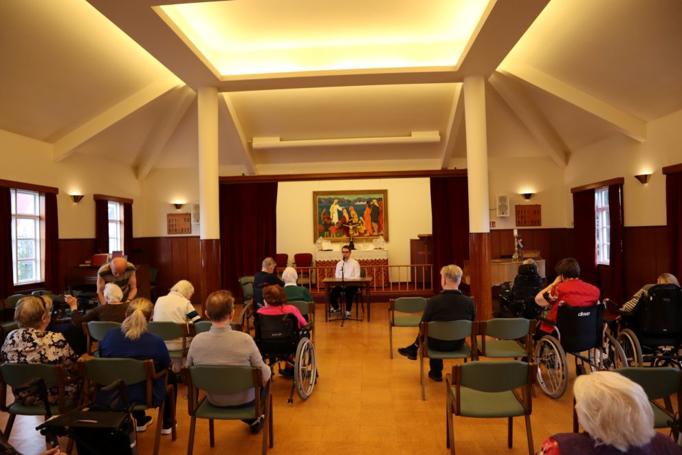 Djass og upplestur í morgunstund