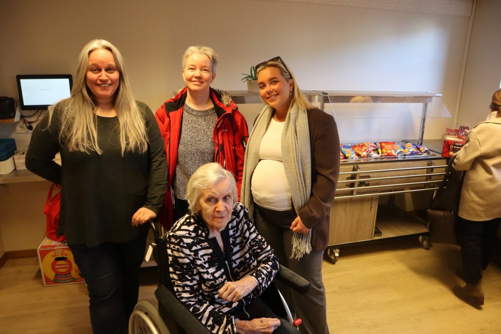 Formleg opnun myndlistarsýningar Sheenu Gunnarsson