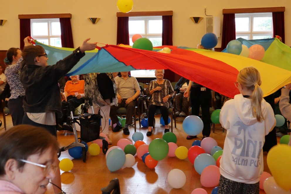 Fjörugt blöðruball