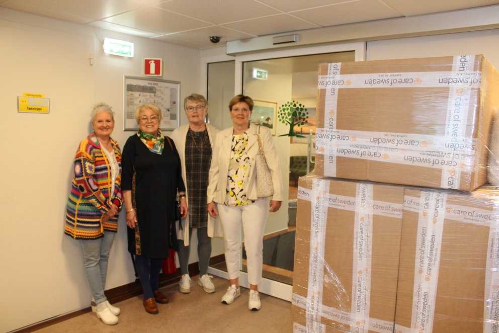 Gáfu Grund fimm loftdýnur