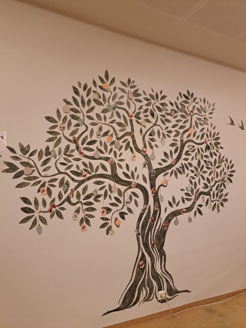 Öðruvísi jólatré í sjúkraþjálfun Áss