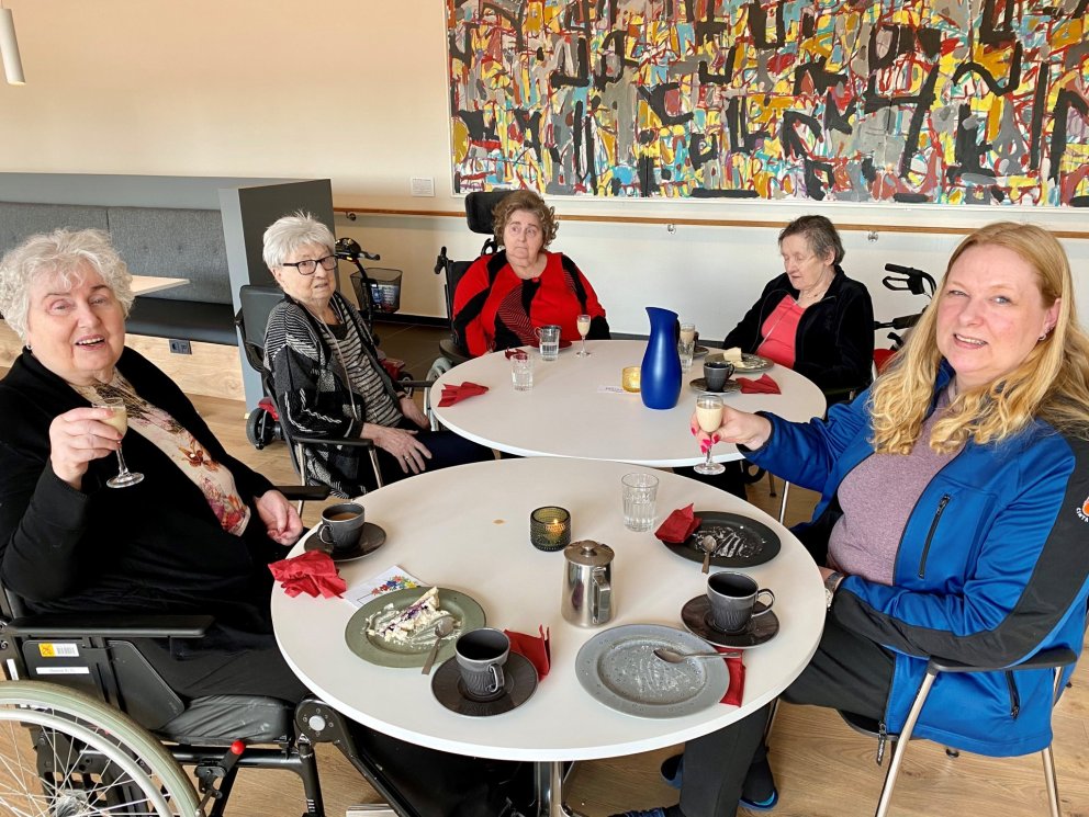 Konuklúbburinn skellti sér á kaffihús