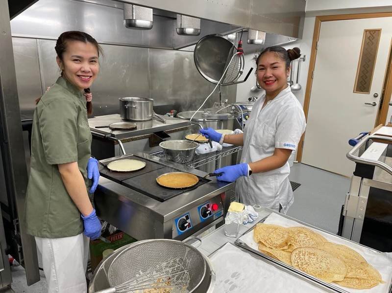 Baka hátt í 400 pönnukökur