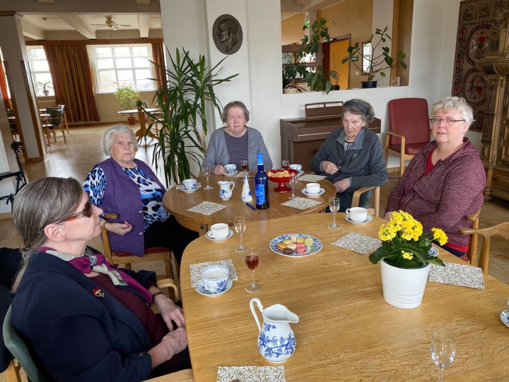 Spjallað og hlegið í saumaklúbb