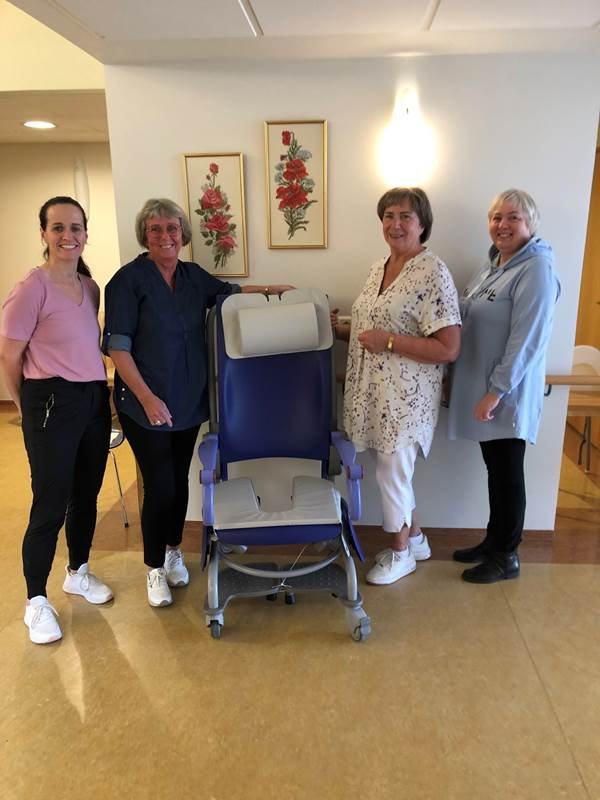 Kvenfélagið í Hveragerði kom færandi hendi