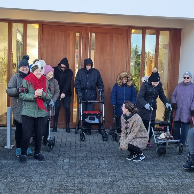 Vikulegar gönguferðir í Ási