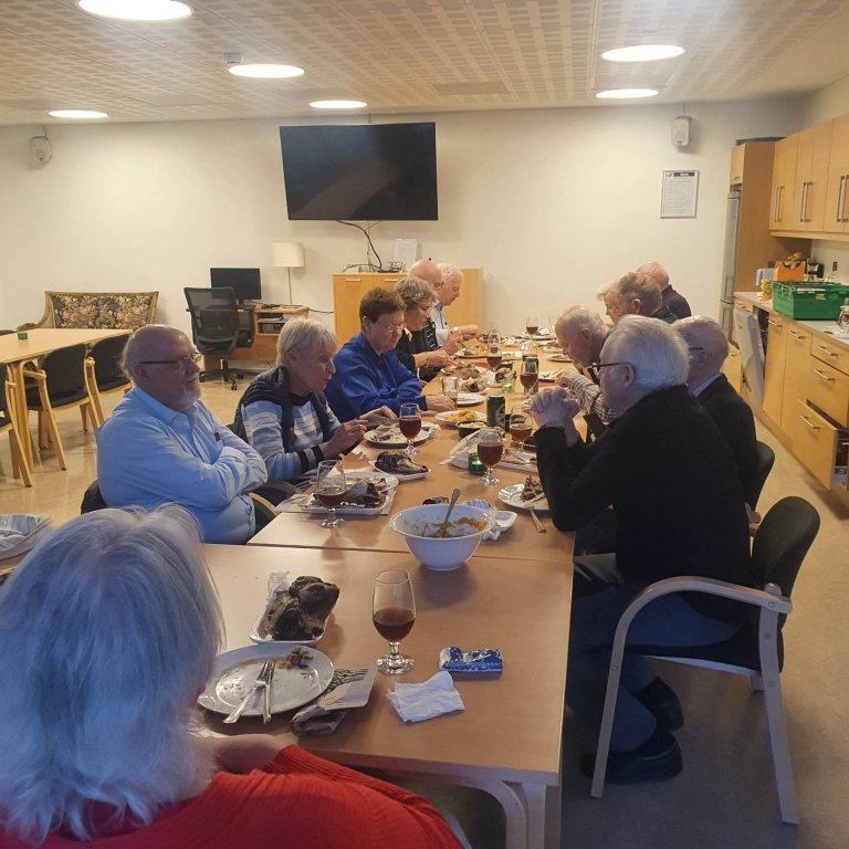 Vinir í sviðaveislu