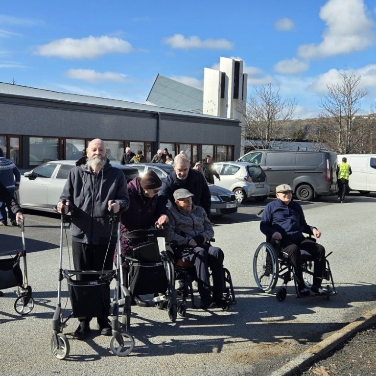 Göngugarpar í Ási