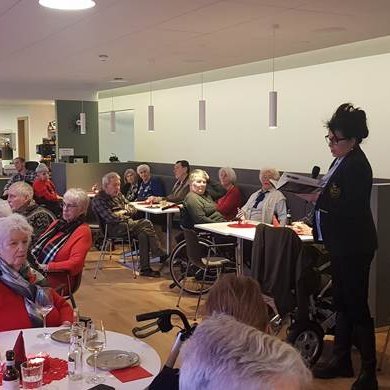 Elín Hirst með upplestur