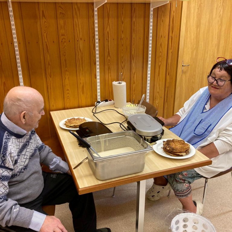 Vöfflubakstur í rigningarsúld