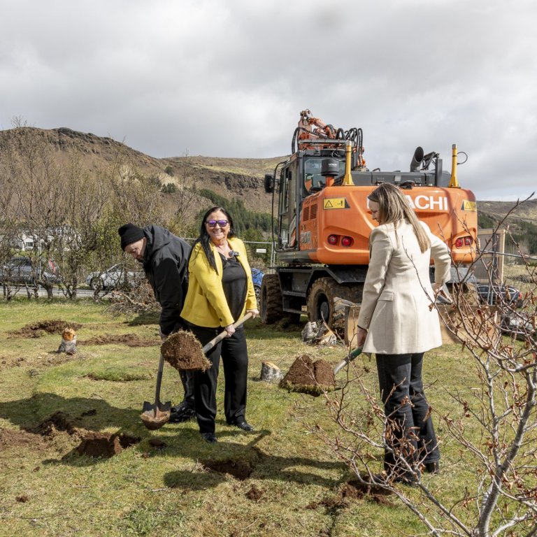 Fyrsta skóflustungan tekin að nýju hjúkrunarheimili í Ási