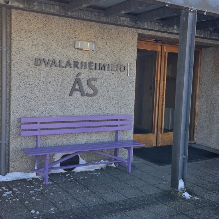 Fjólublár bekkur og alzheimer