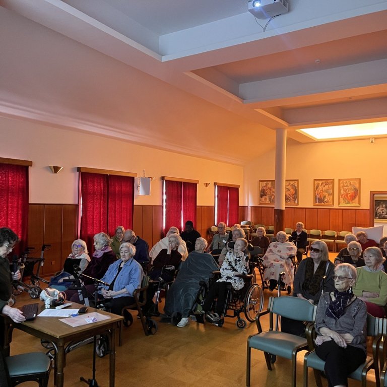 Deildi með heimilisfólki sögum af veru sinni á Grænlandi