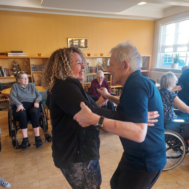 Salsatónlistin ómar á Grund