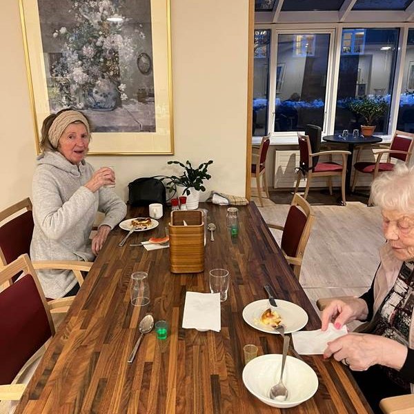 Heit eggjakaka í morgunmat