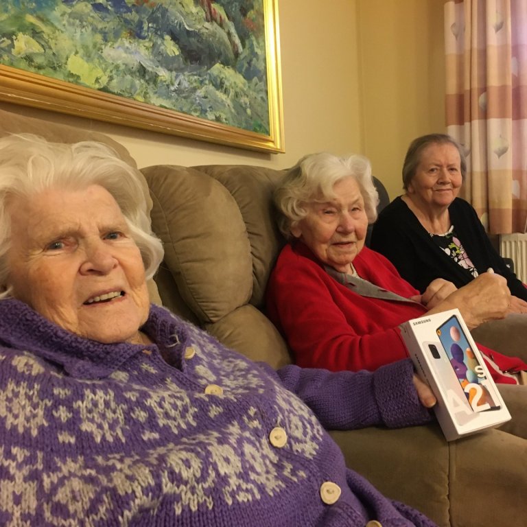 Elko gaf Grund sex farsíma