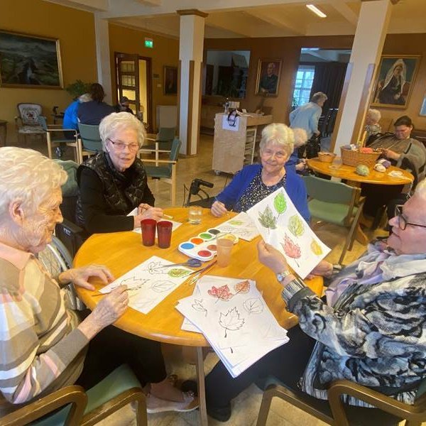 Samverustund í setustofu