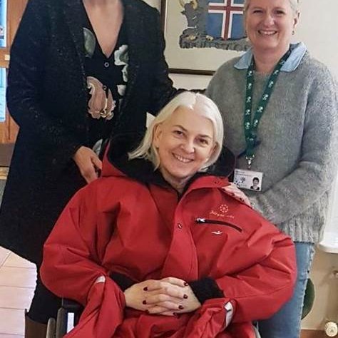 Íslandsbanki gaf Grund hjólastólagalla