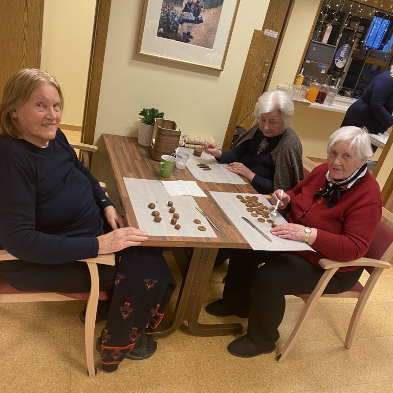 Bakstursilmur á Litlu og Minni Grund