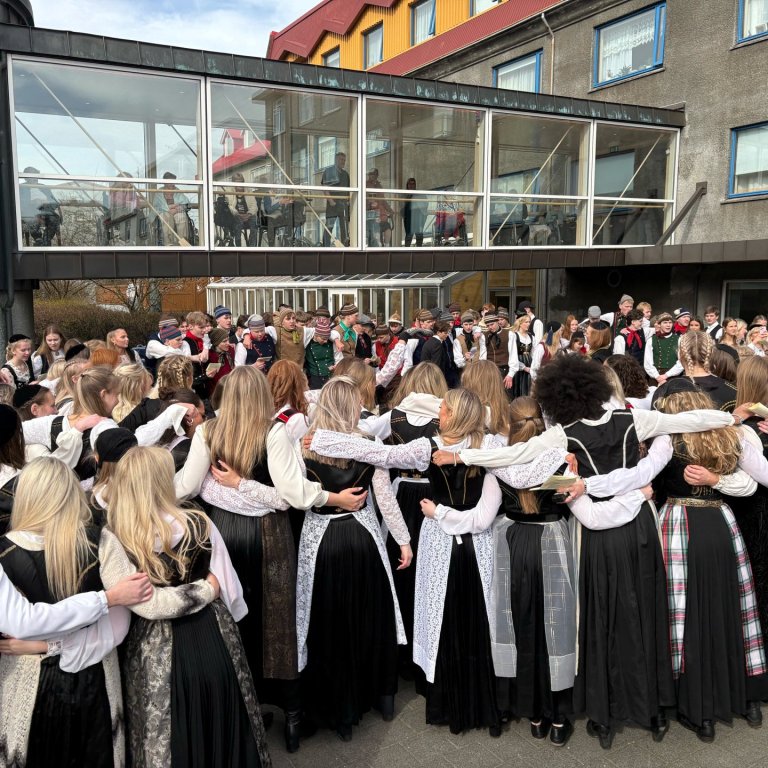 Nemendur Kvennaskólans mættu á Grund