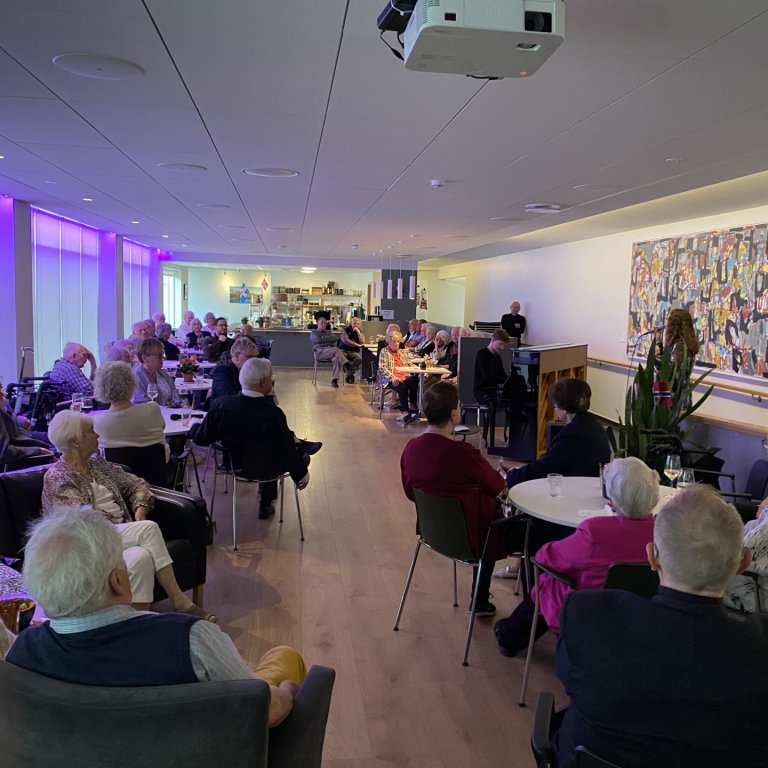 Sumarlegt Tónakvöld í Kaffi Mörk