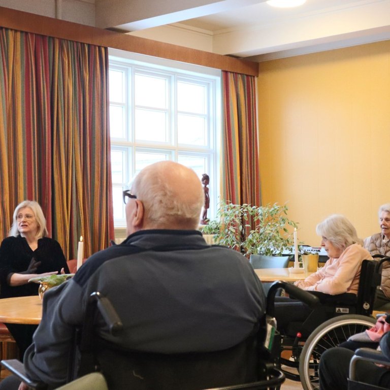 Spjallaði við heimilisfólk um 