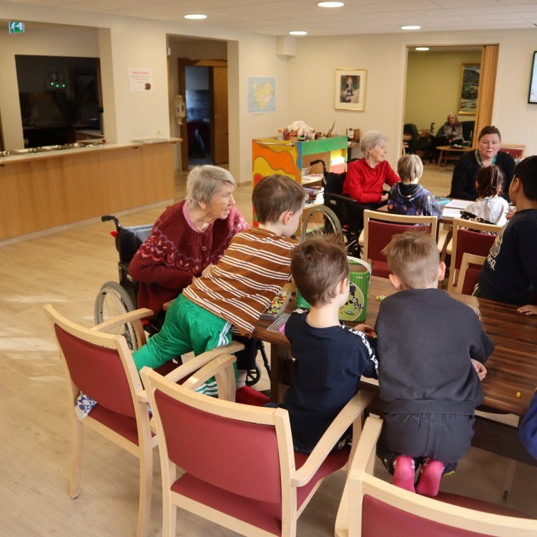 Leikskólabörn í heimsókn