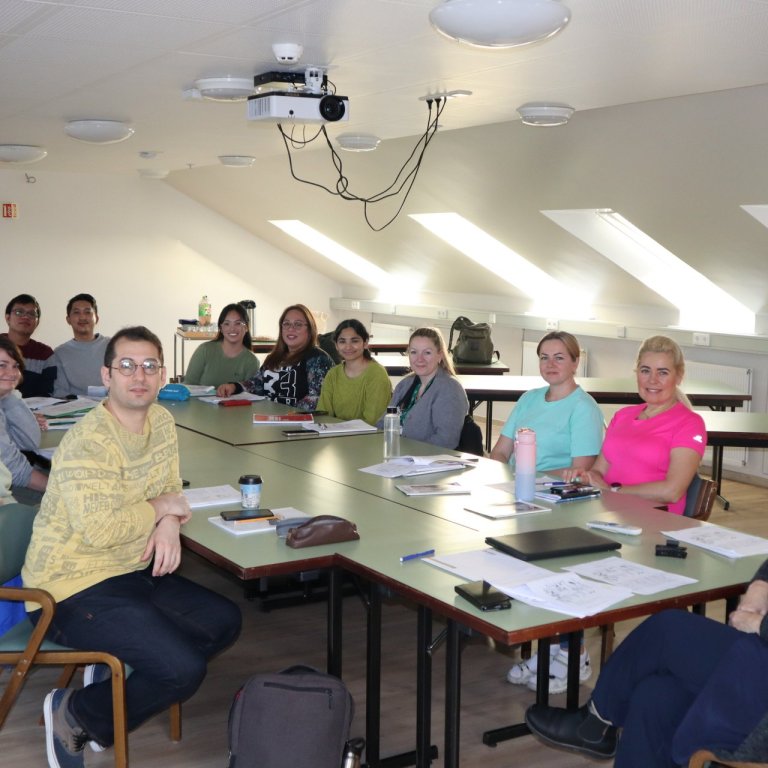 Starfsfólki boðið á íslenskunámskeið