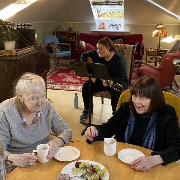 Kaffisamsæti í betri stofunni