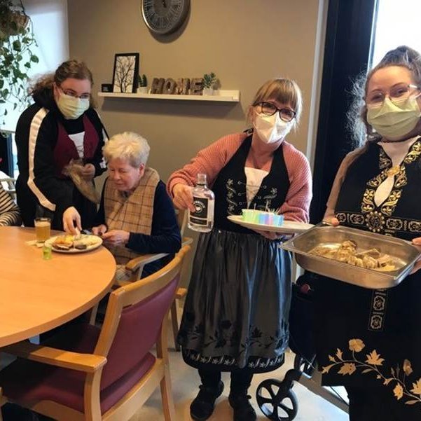 Þorramatur og létt yfir mannskapnum