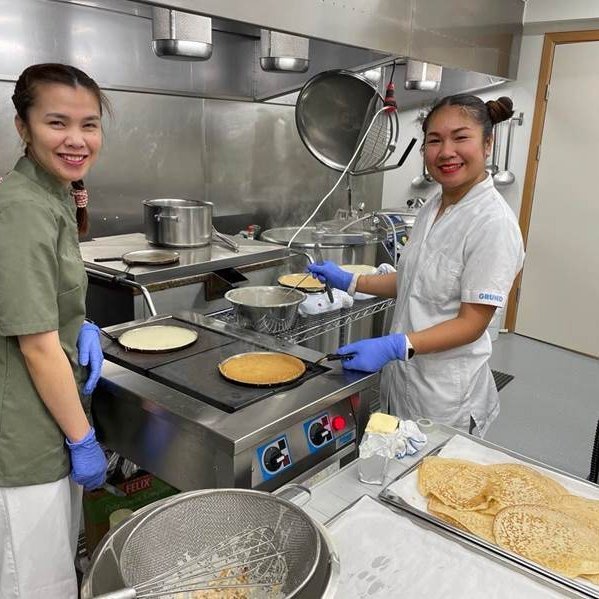 Baka hátt í 400 pönnukökur