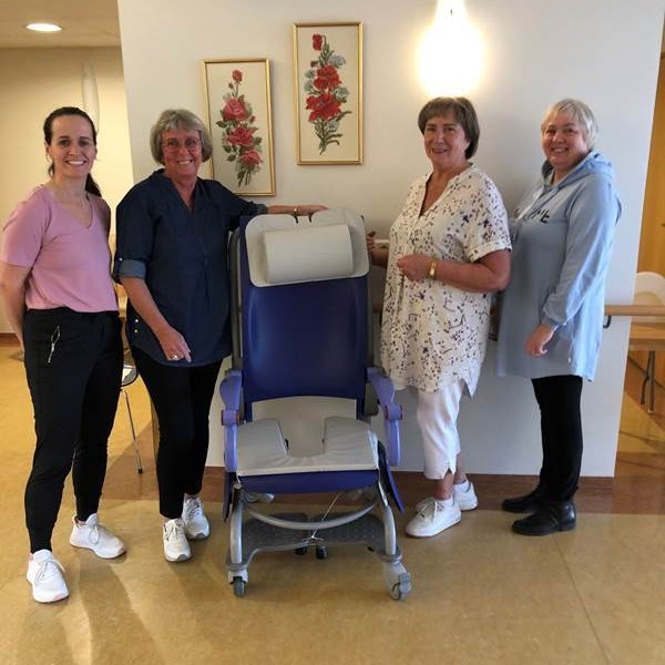 Kvenfélagið í Hveragerði kom færandi hendi